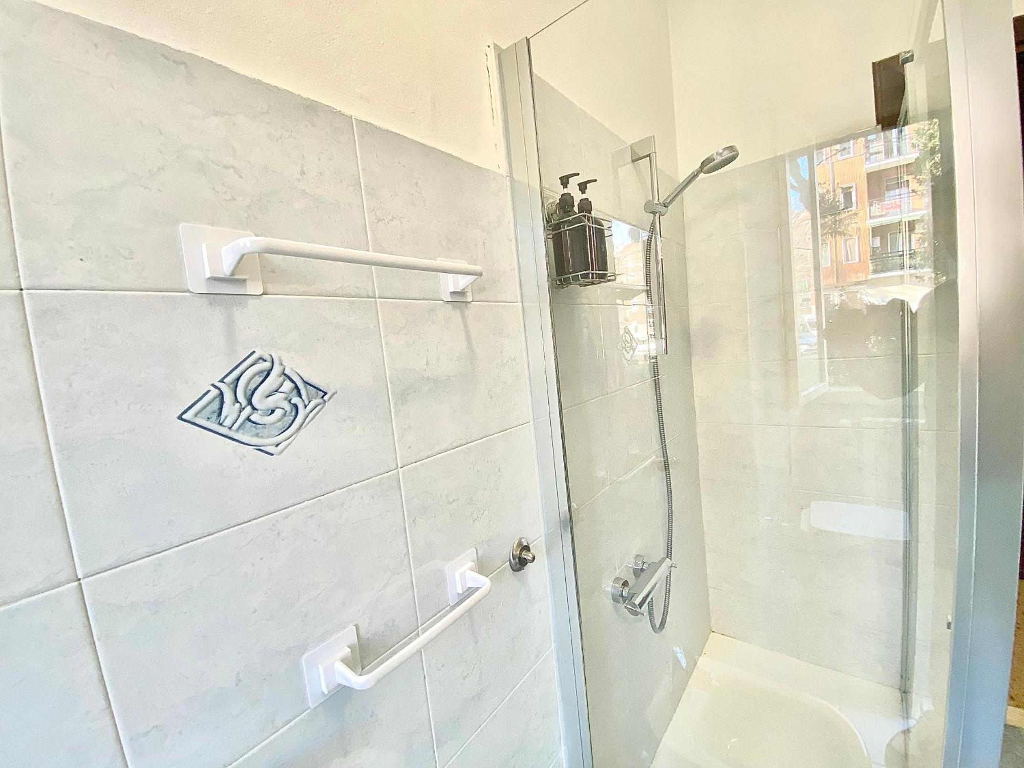 Navigli Style, Tra Metropolitana Famagosta, Comfort E Modernita Appartement Milaan Buitenkant foto