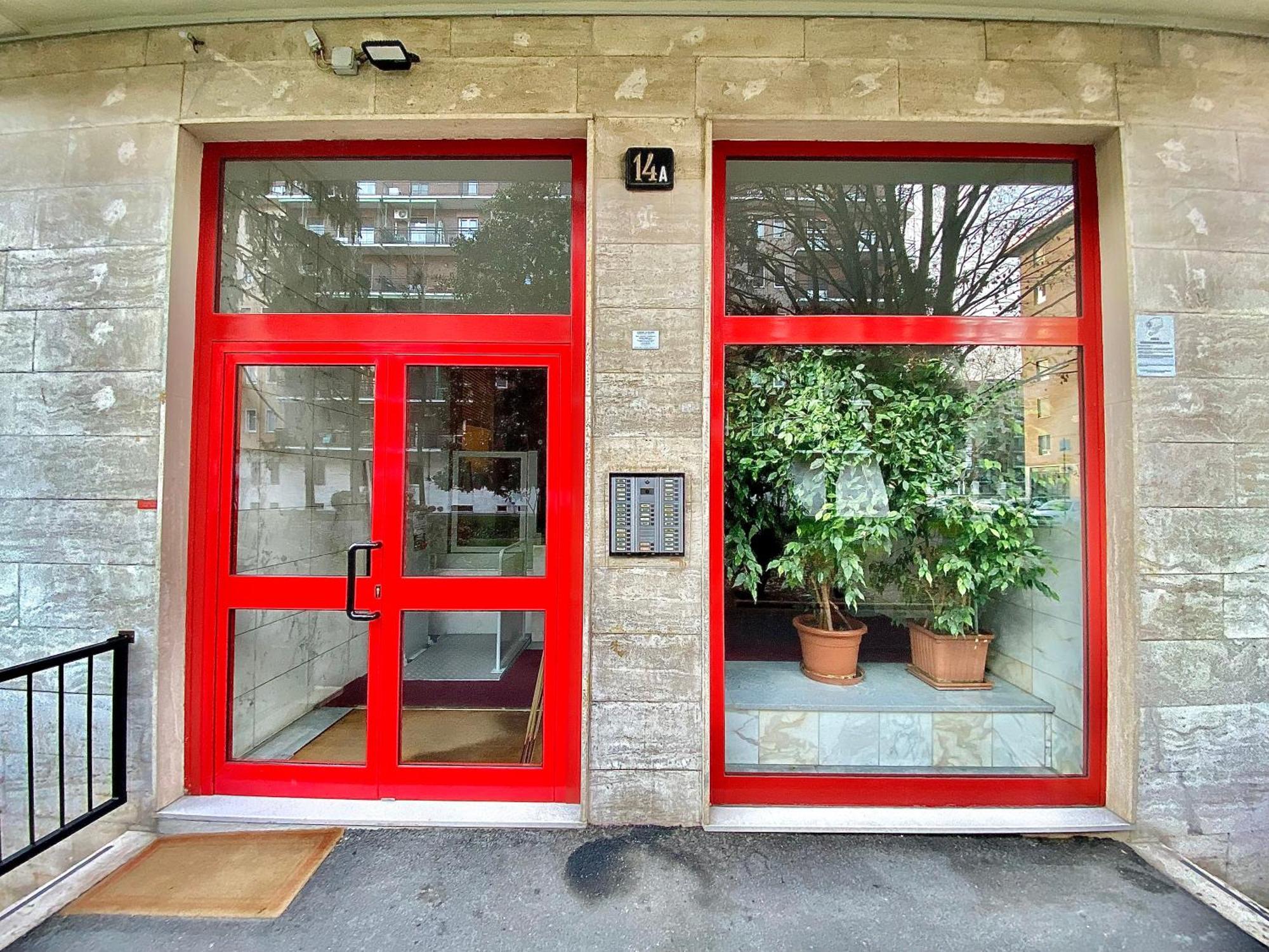 Navigli Style, Tra Metropolitana Famagosta, Comfort E Modernita Appartement Milaan Buitenkant foto