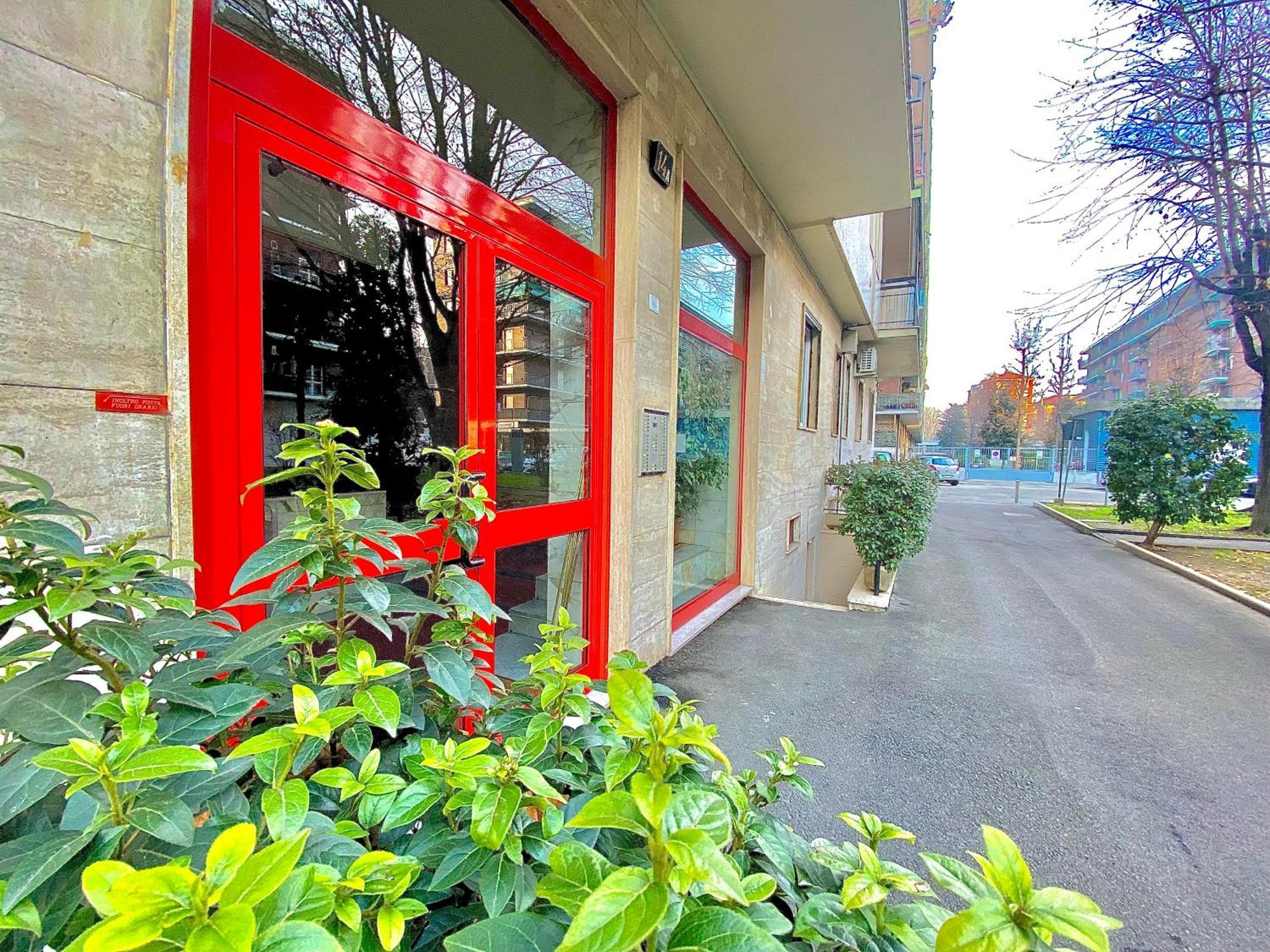 Navigli Style, Tra Metropolitana Famagosta, Comfort E Modernita Appartement Milaan Buitenkant foto